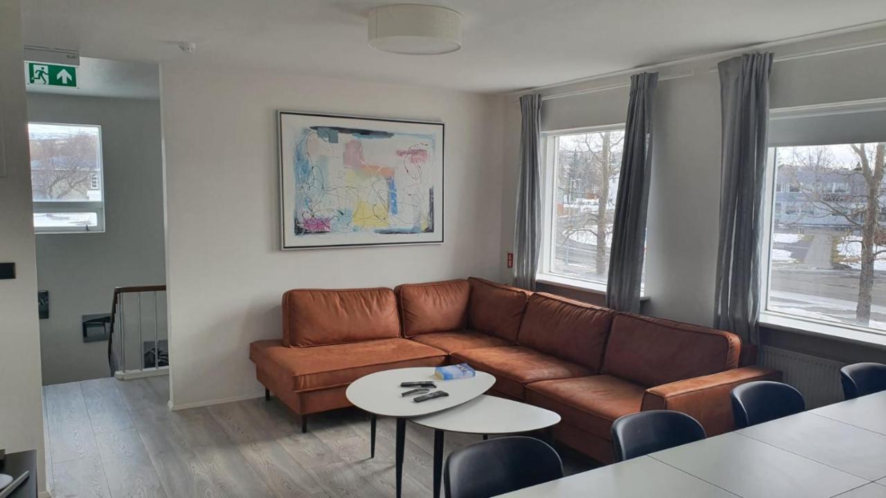 Húsavík Post-Plaza Guesthouse מראה חיצוני תמונה